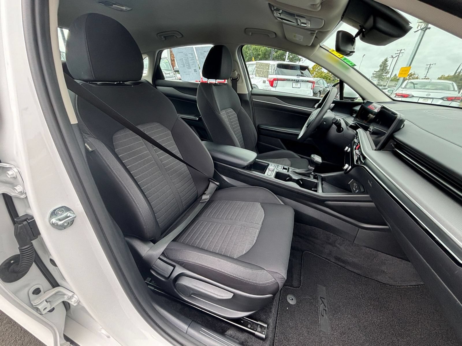 Used 2025 Kia K5 LXS FWD image 34