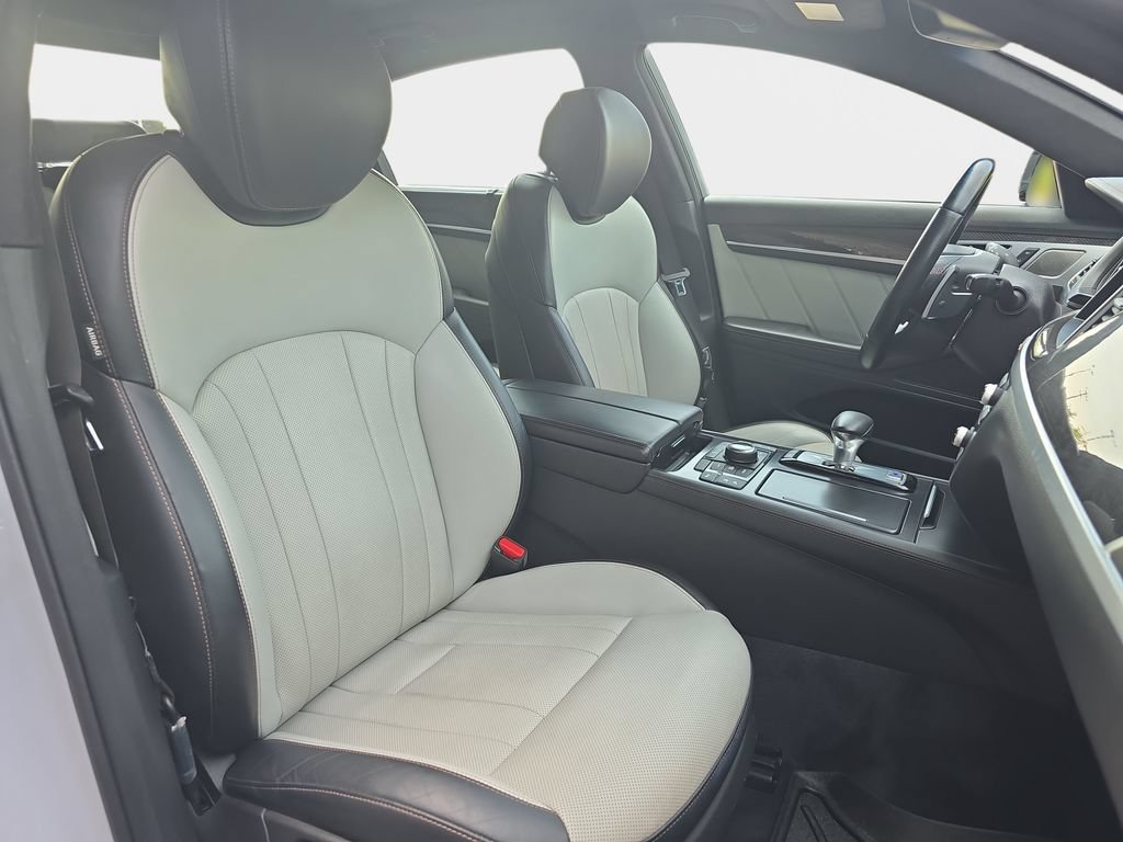 Used 2018 Genesis G80 3.3T Sport AWD/4WD image 12