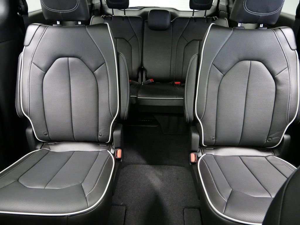 New 2026 Chrysler Pacifica Limited w/ S Appearance Package image 20