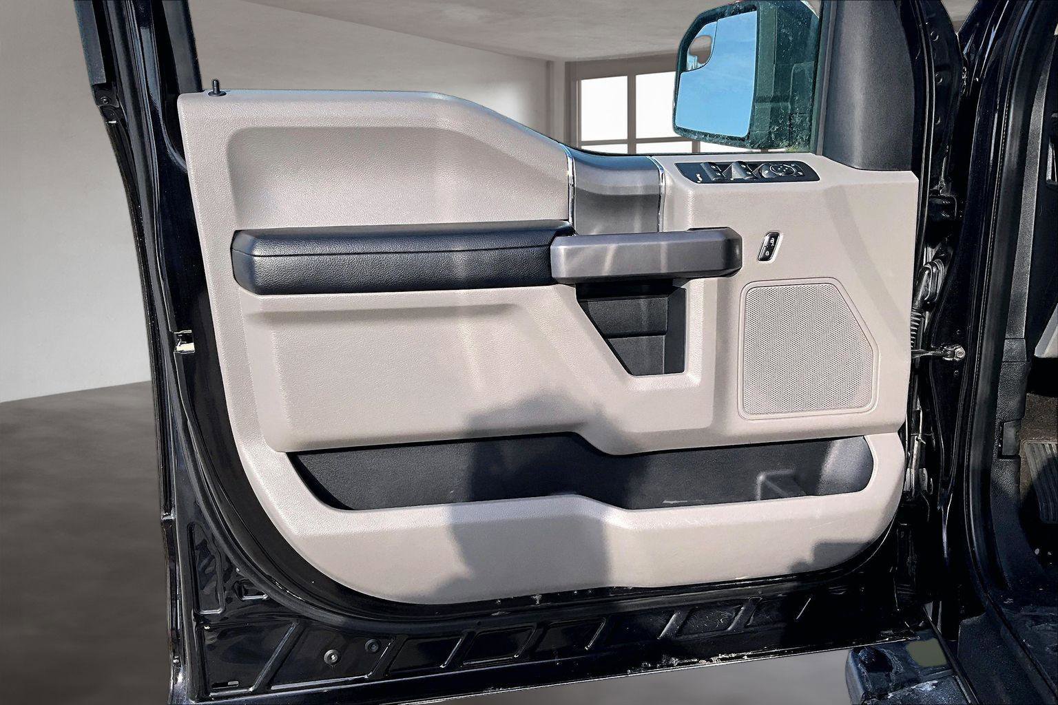 Used 2020 Ford F150 XLT w/ XTR Package image 21