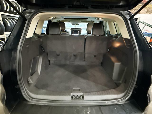 Used 2018 Ford Escape SE w/ SE Sport Appearance Package image 27