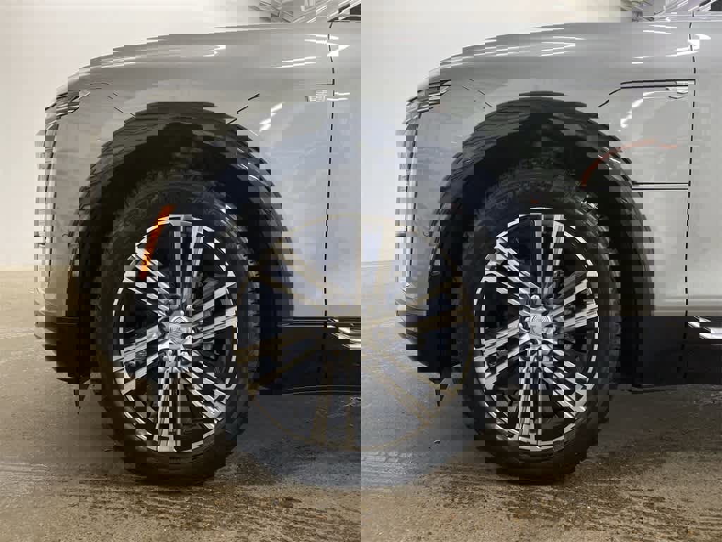 Certified 2025 Cadillac Lyriq Luxury image 12