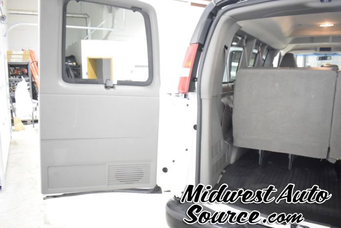 Used 2018 Chevrolet Express 2500 LS w/ Driver Convenience Package RWD image 25
