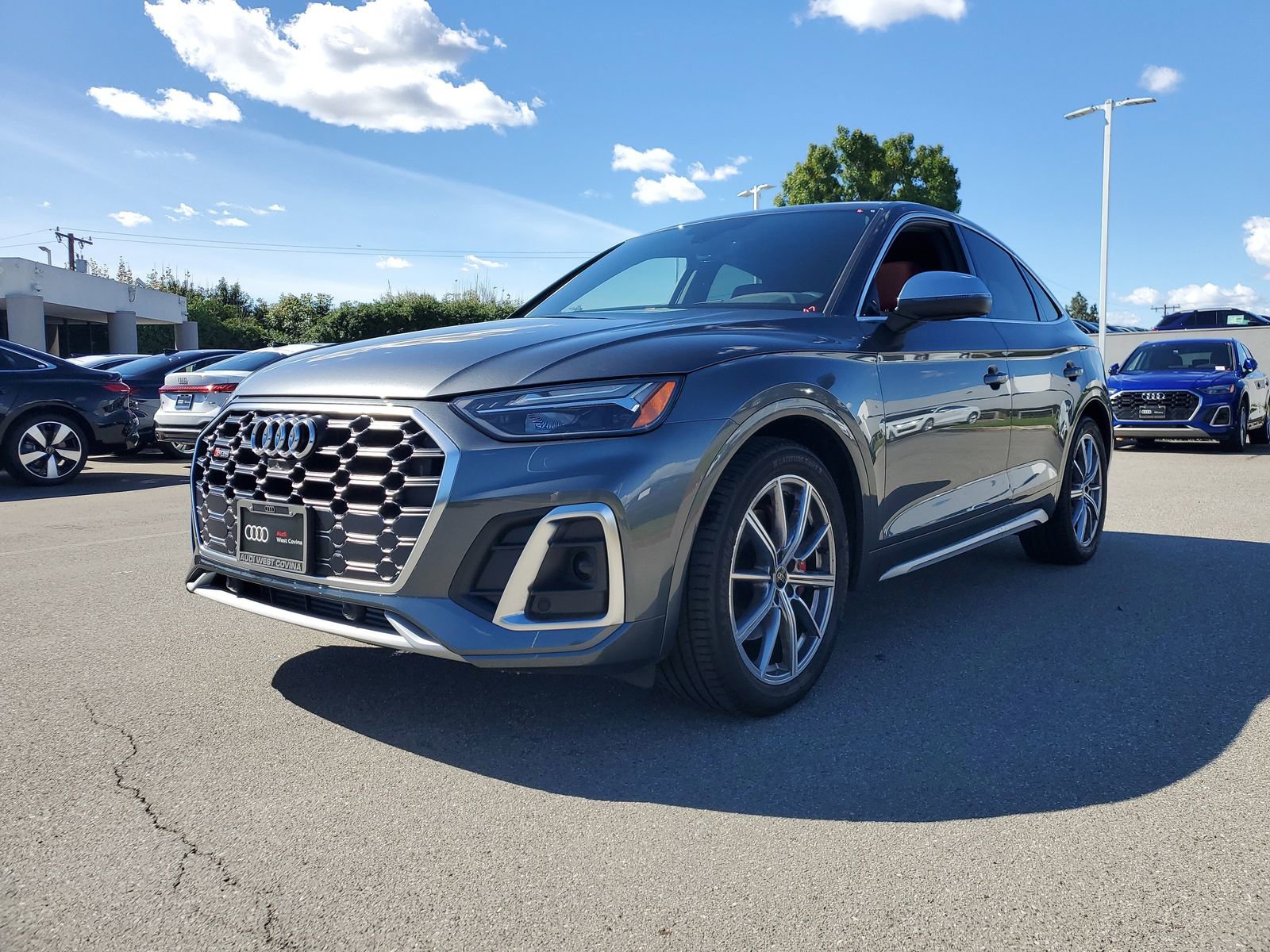 Used 2025 Audi SQ5 Premium Plus w/ Premium Plus Package image 2