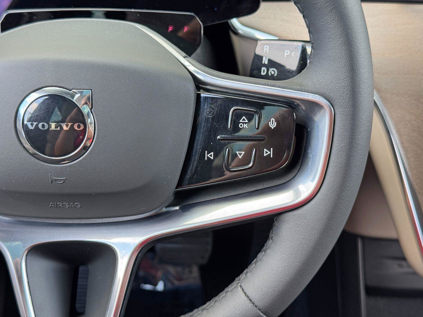 Used 2025 Volvo EX90 Ultra AWD/4WD image 21