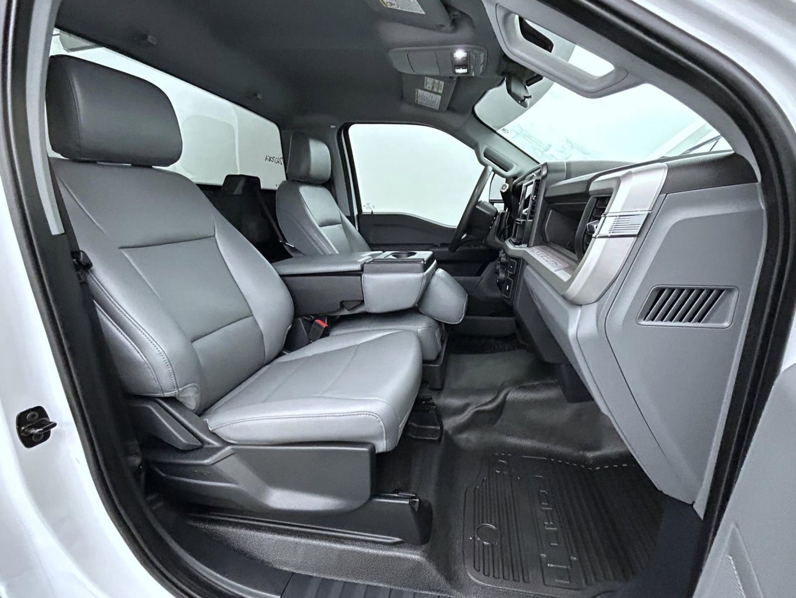 Used 2025 Ford F250 XL w/ XL Chrome Package image 15