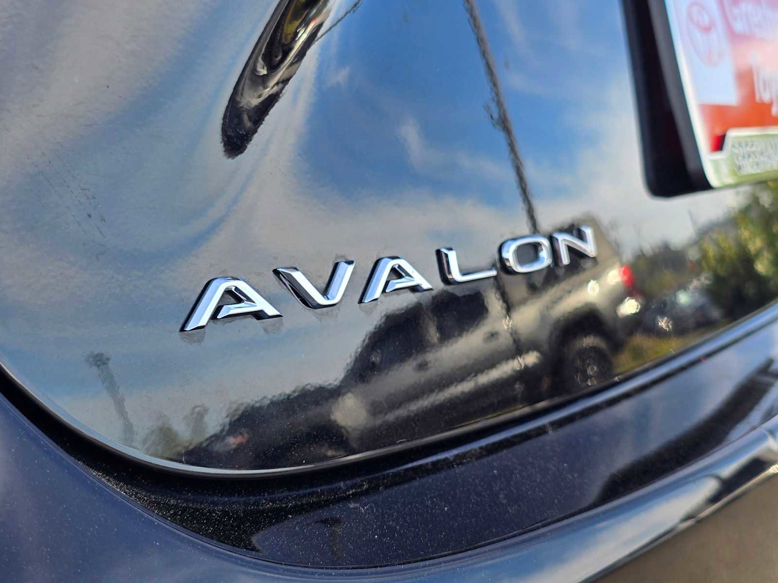 Certified 2018 Toyota Avalon Limited w/ All Weather Liner Package image 14