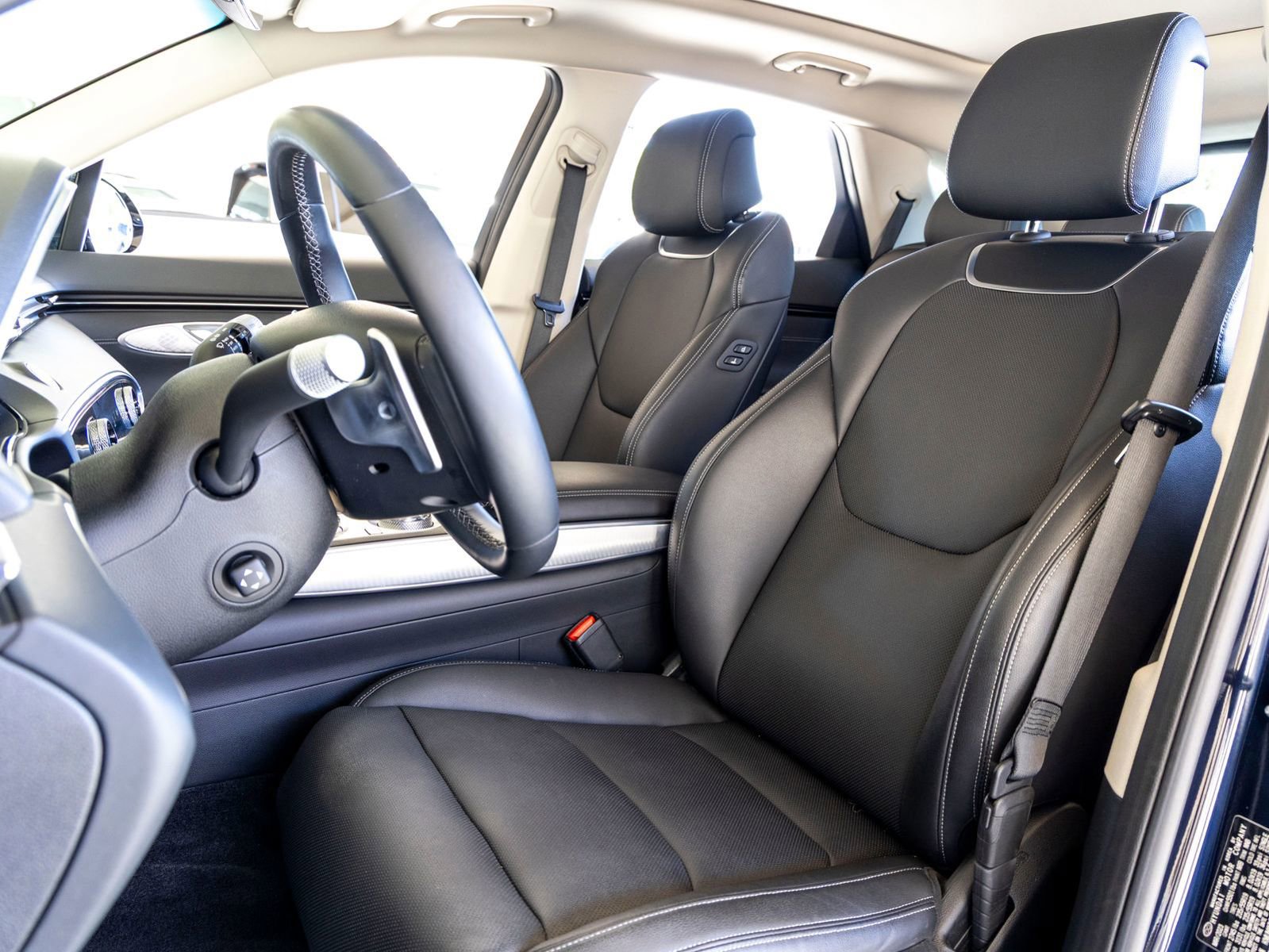 Used 2023 Genesis GV70 2.5T w/ Select Package AWD/4WD image 15