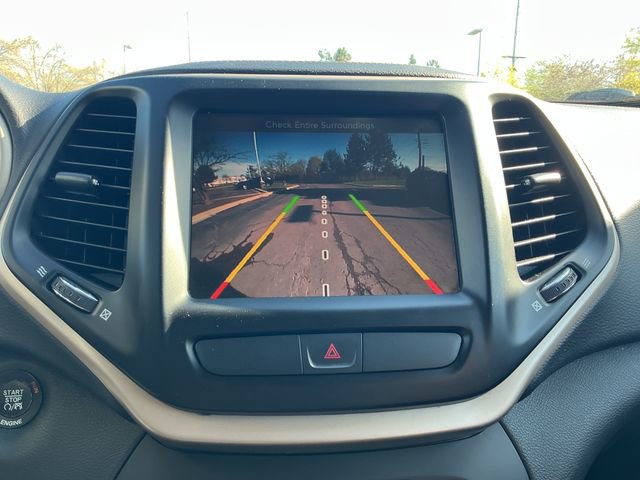 Used 2016 Jeep Cherokee Limited image 22