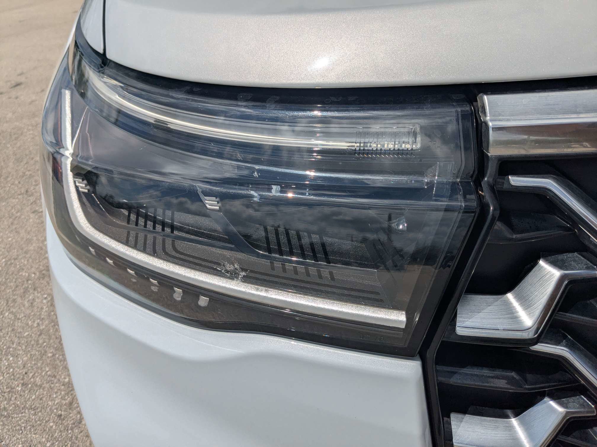 Used 2025 Ford Explorer Platinum w/ LUX Leather Package AWD/4WD image 9