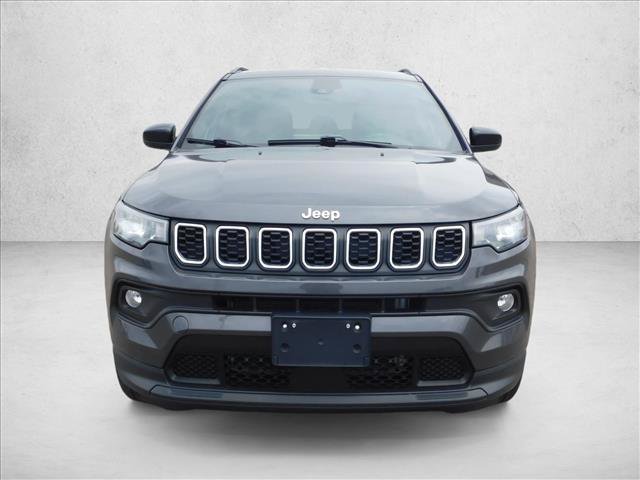 Used 2024 Jeep Compass Latitude AWD/4WD video 4