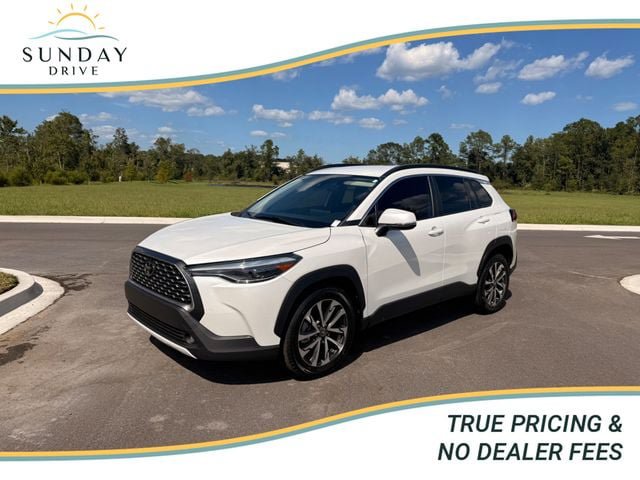 Used 2022 Toyota Corolla Cross XLE FWD image 1