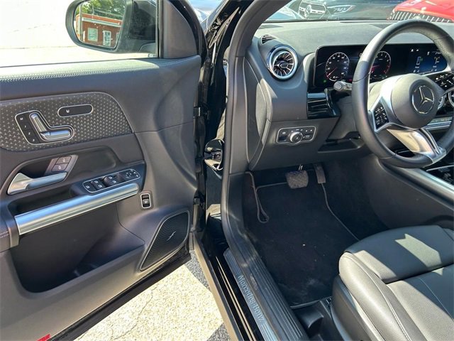 Used 2024 Mercedes-Benz GLA 250 4MATIC image 9