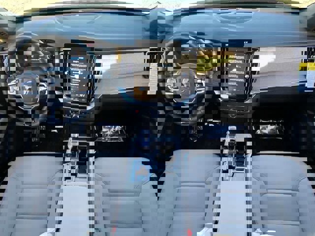 New 2026 Volvo XC90 B6 Plus w/ Protection Package Premier image 16