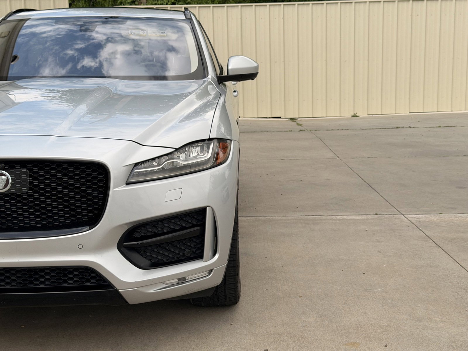 Used 2019 Jaguar F-PACE R-Sport image 9