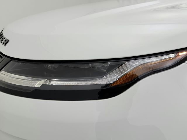 Used 2025 Land Rover Range Rover Evoque S image 31