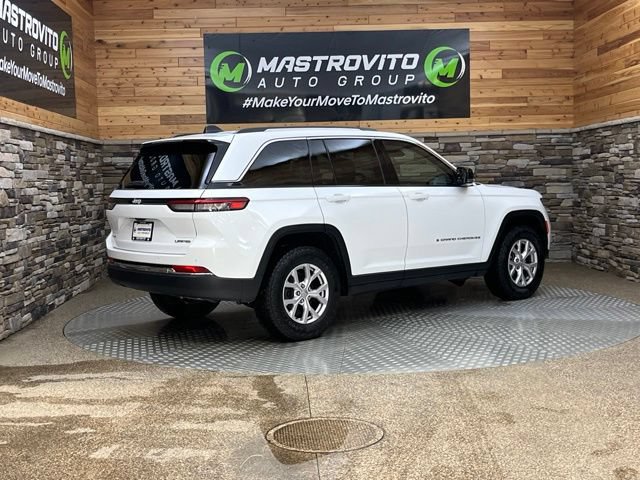 Used 2022 Jeep Grand Cherokee Limited AWD/4WD image 12