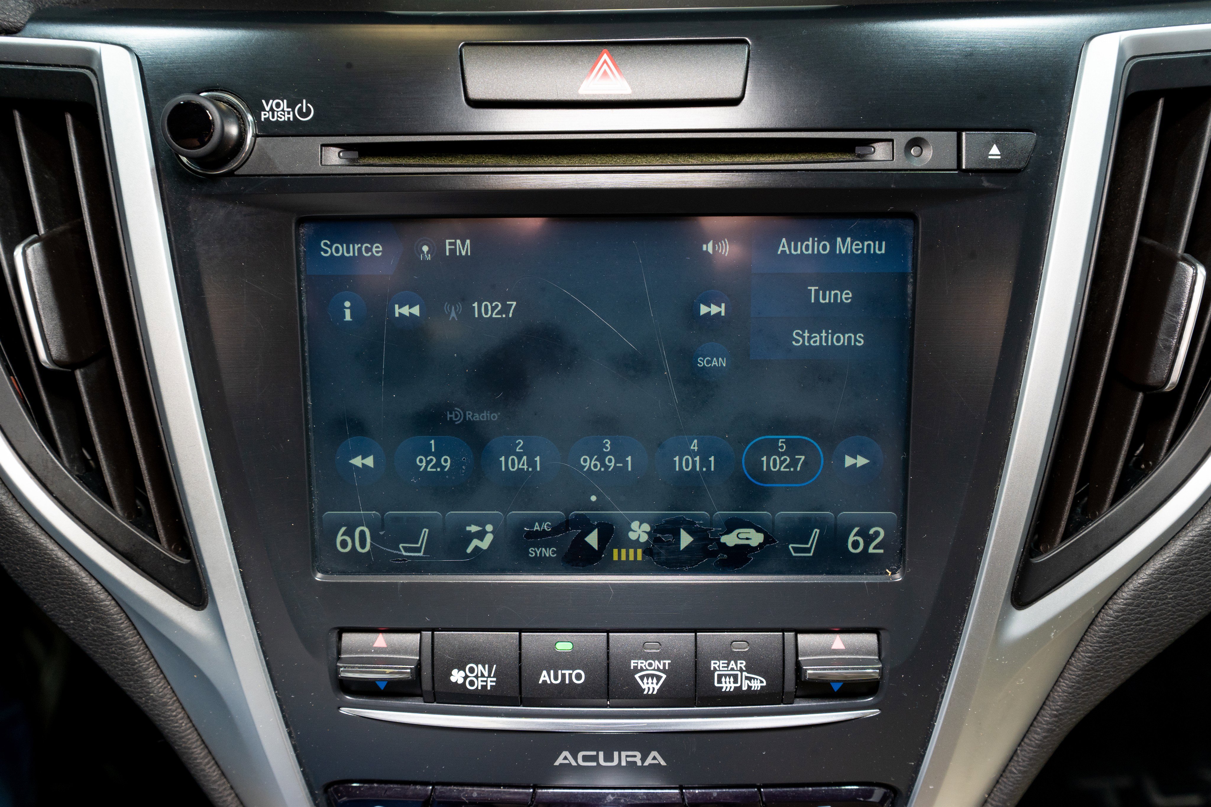 Used 2018 Acura TLX w/ Technology Package image 19