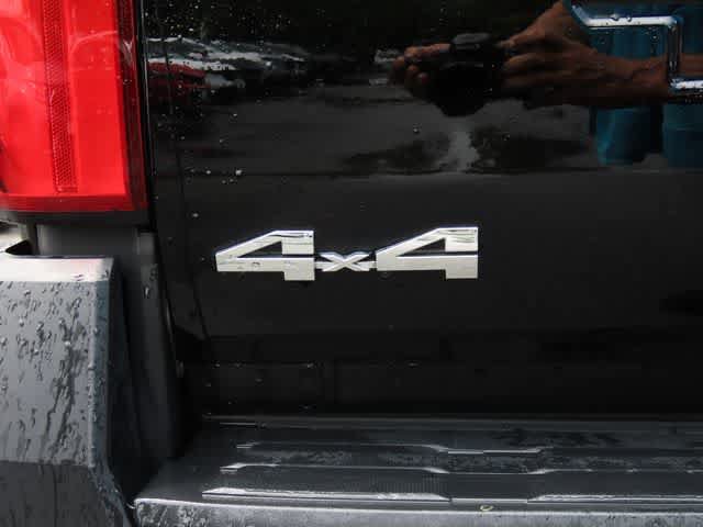 Used 2025 Toyota Tacoma SR w/ SR Upgrade Package AWD/4WD image 7