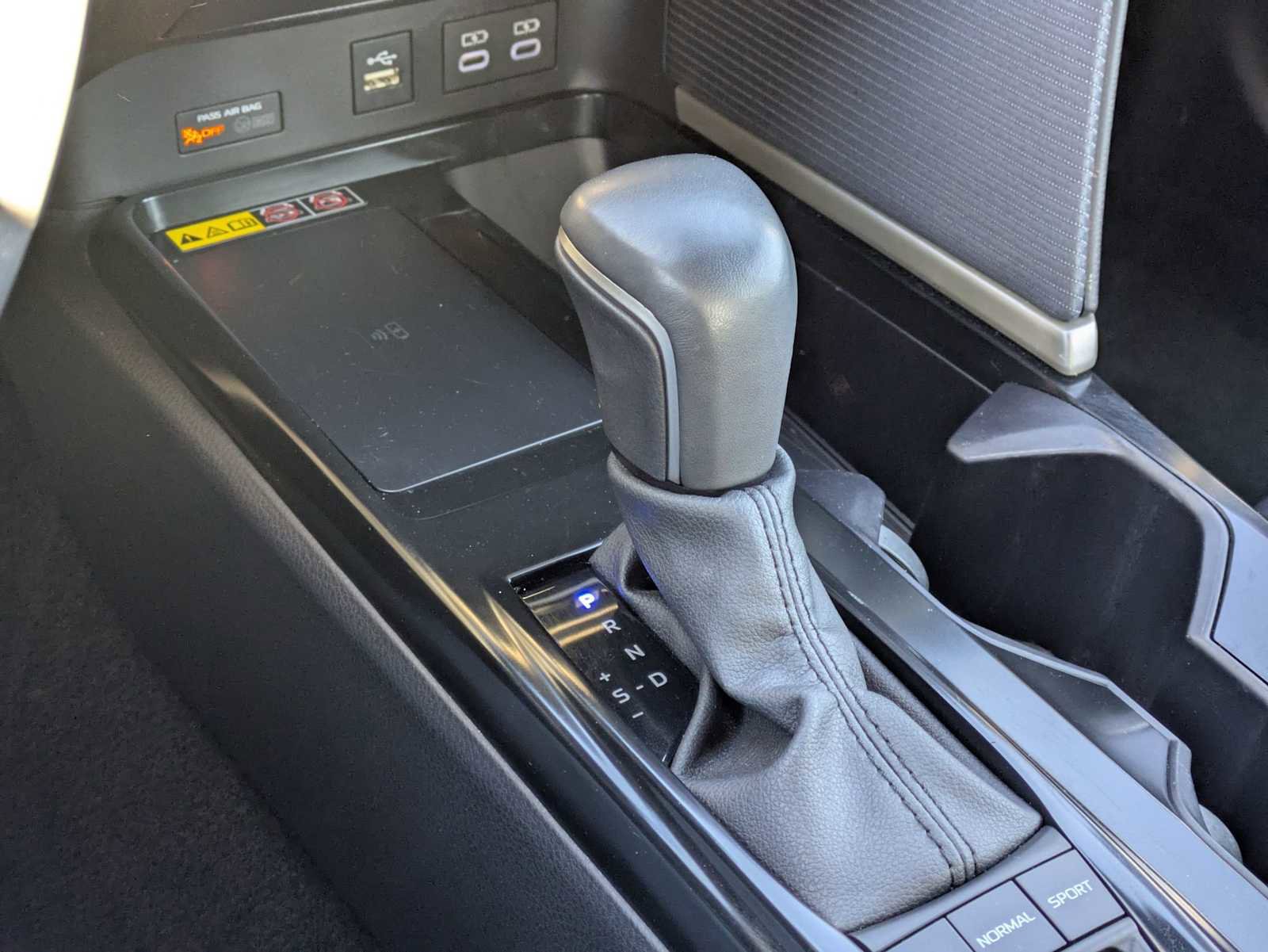 Used 2025 Toyota Camry SE image 31