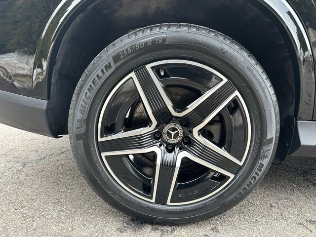 Certified 2025 Mercedes-Benz GLC 300 4MATIC image 11