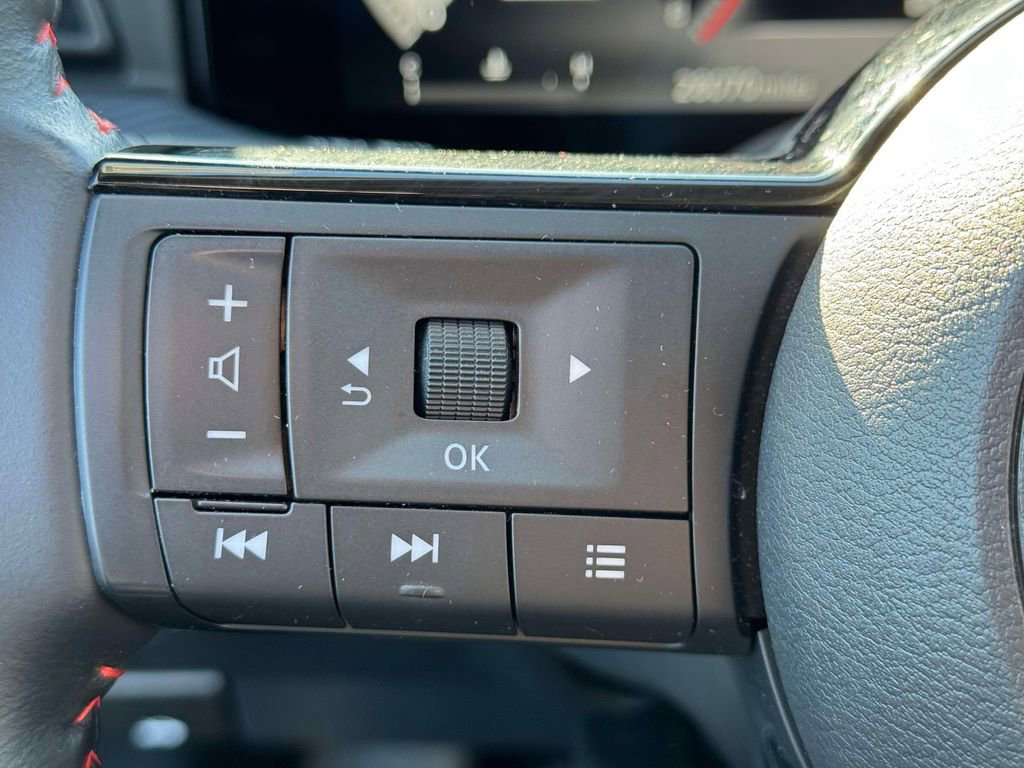 Used 2025 Nissan Kicks SR AWD/4WD image 20