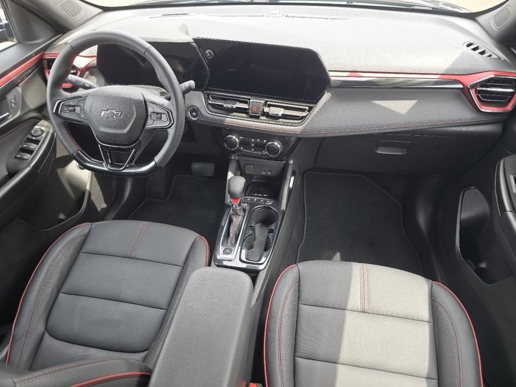 Used 2025 Chevrolet TrailBlazer RS w/ Convenience Package AWD/4WD image 24