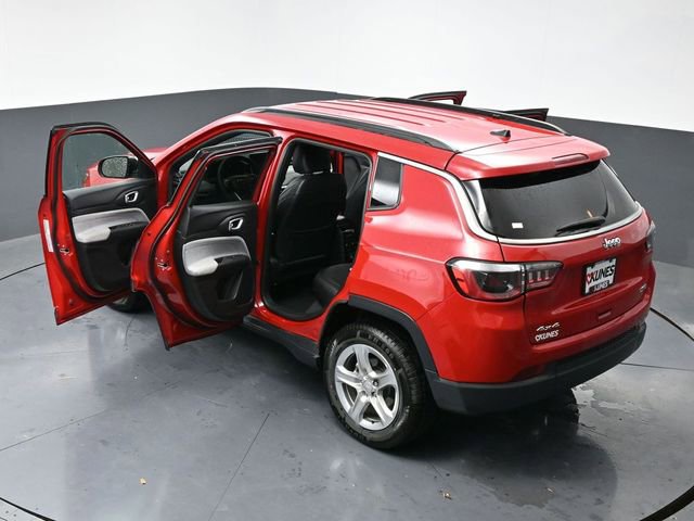 Used 2024 Jeep Compass Latitude image 68
