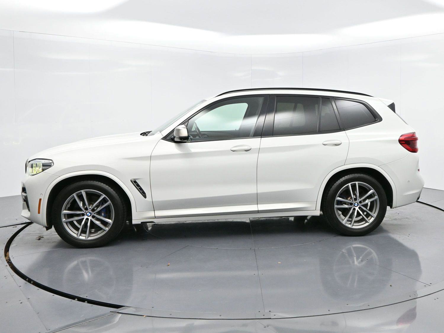 Used 2018 BMW X3 M40i image 4
