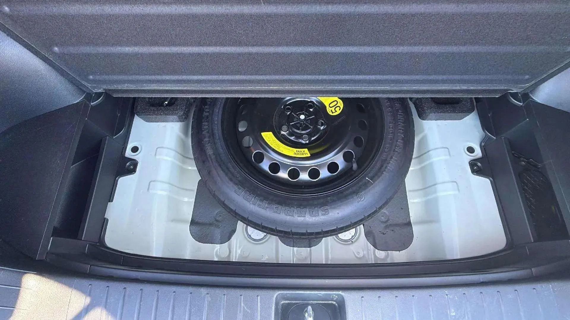 Used 2023 Kia Sportage EX image 18