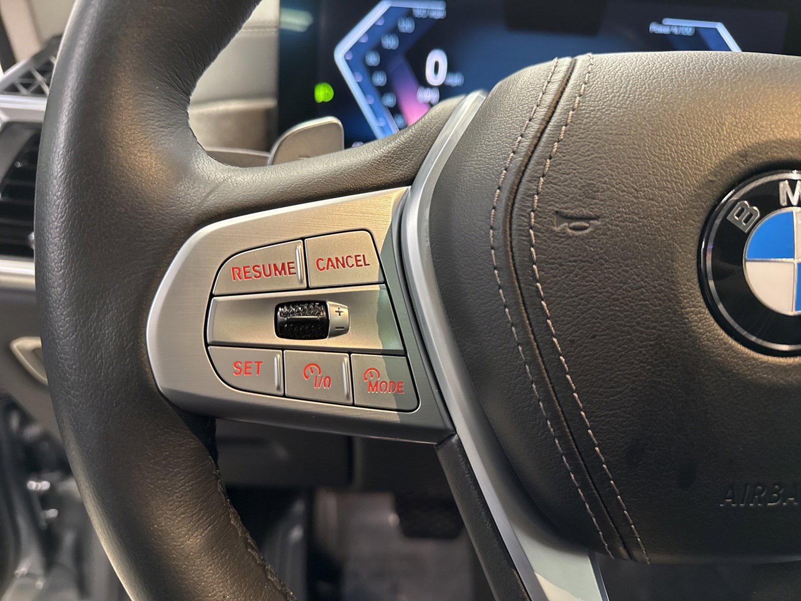 Used 2025 BMW X7 xDrive40i w/ Premium Package image 21