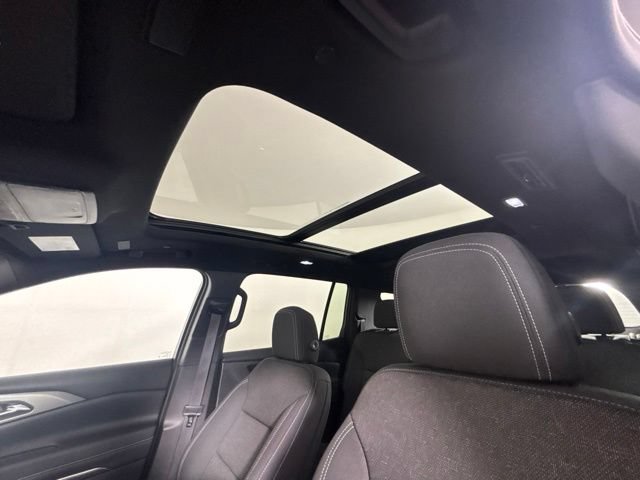 New 2026 Chevrolet Traverse LT w/ Sun and Wheel Package AWD/4WD image 9