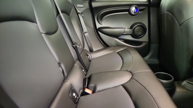 Used 2020 MINI Cooper 4-Door Hardtop FWD image 25