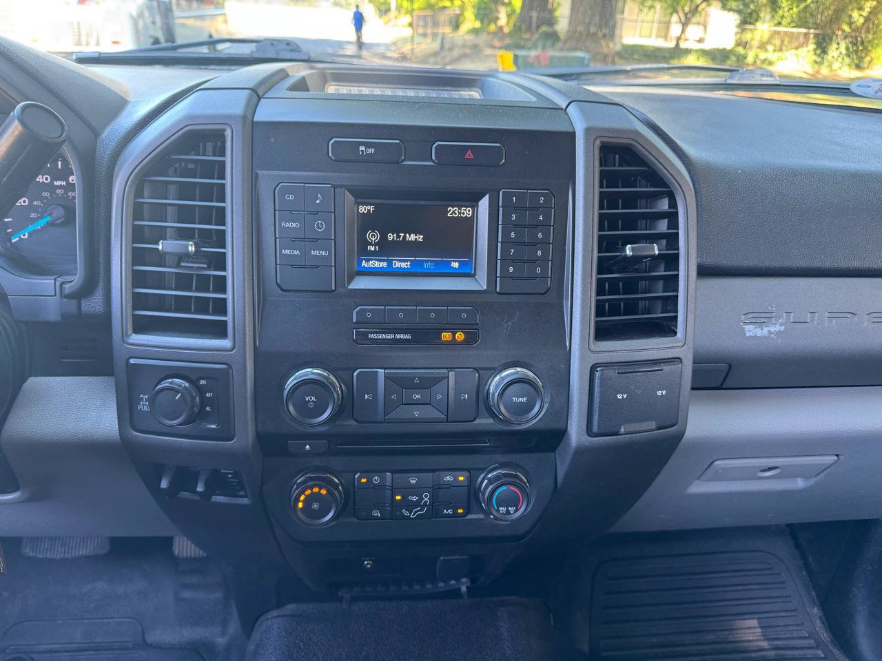 Used 2018 Ford F250 XL w/ STX Appearance Package AWD/4WD image 18
