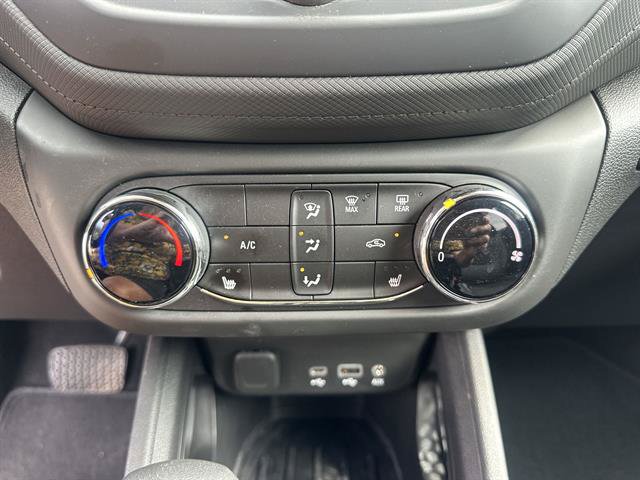 Used 2022 Chevrolet TrailBlazer LT FWD image 16