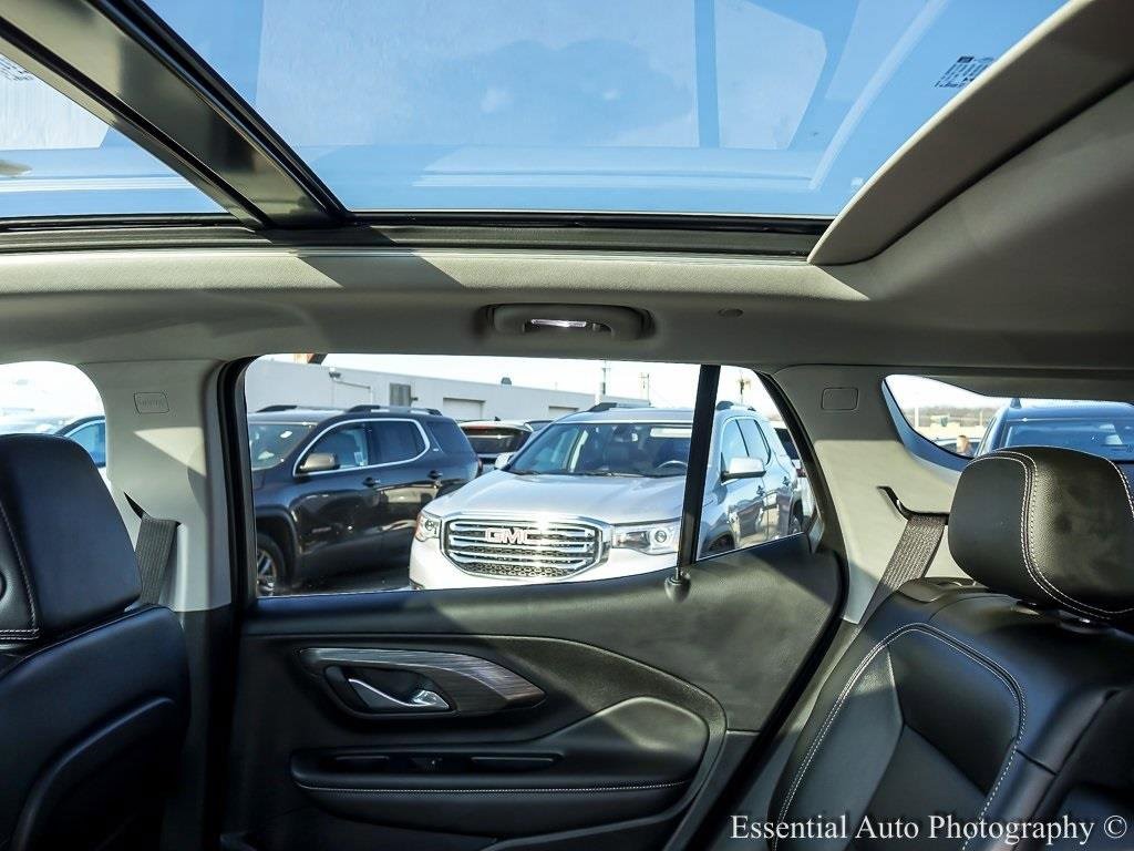 Used 2023 GMC Terrain SLT w/ LPO, Floor Liner Package image 11