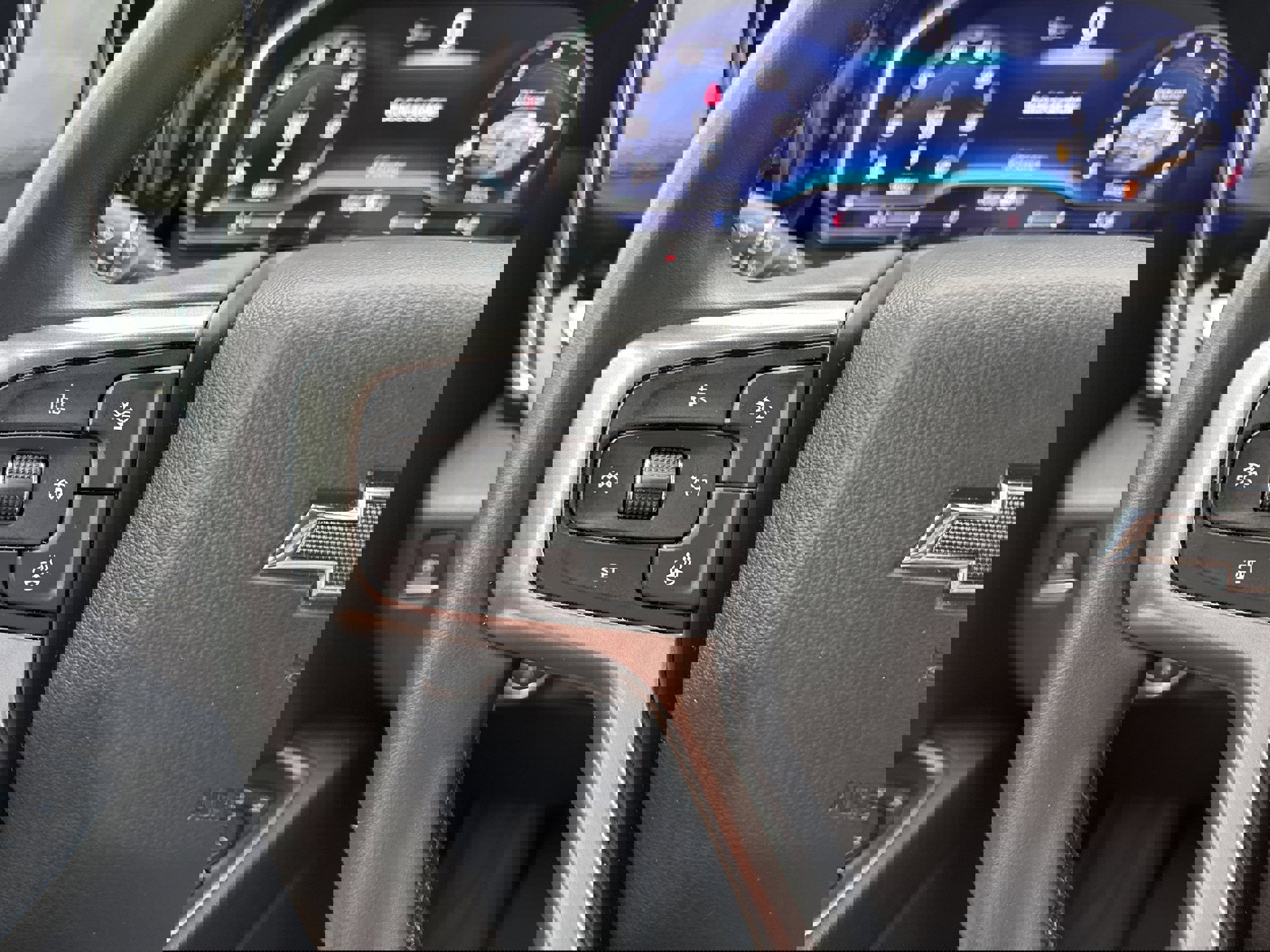 Used 2024 Chevrolet Silverado 1500 RST image 25