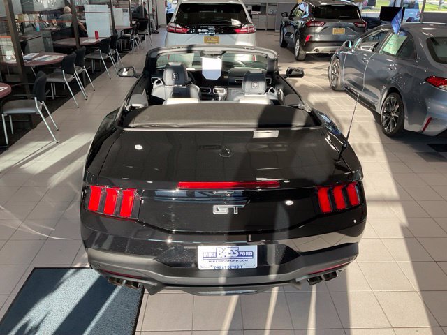 Used 2026 Ford Mustang GT Premium w/ GT Performance Package RWD image 9