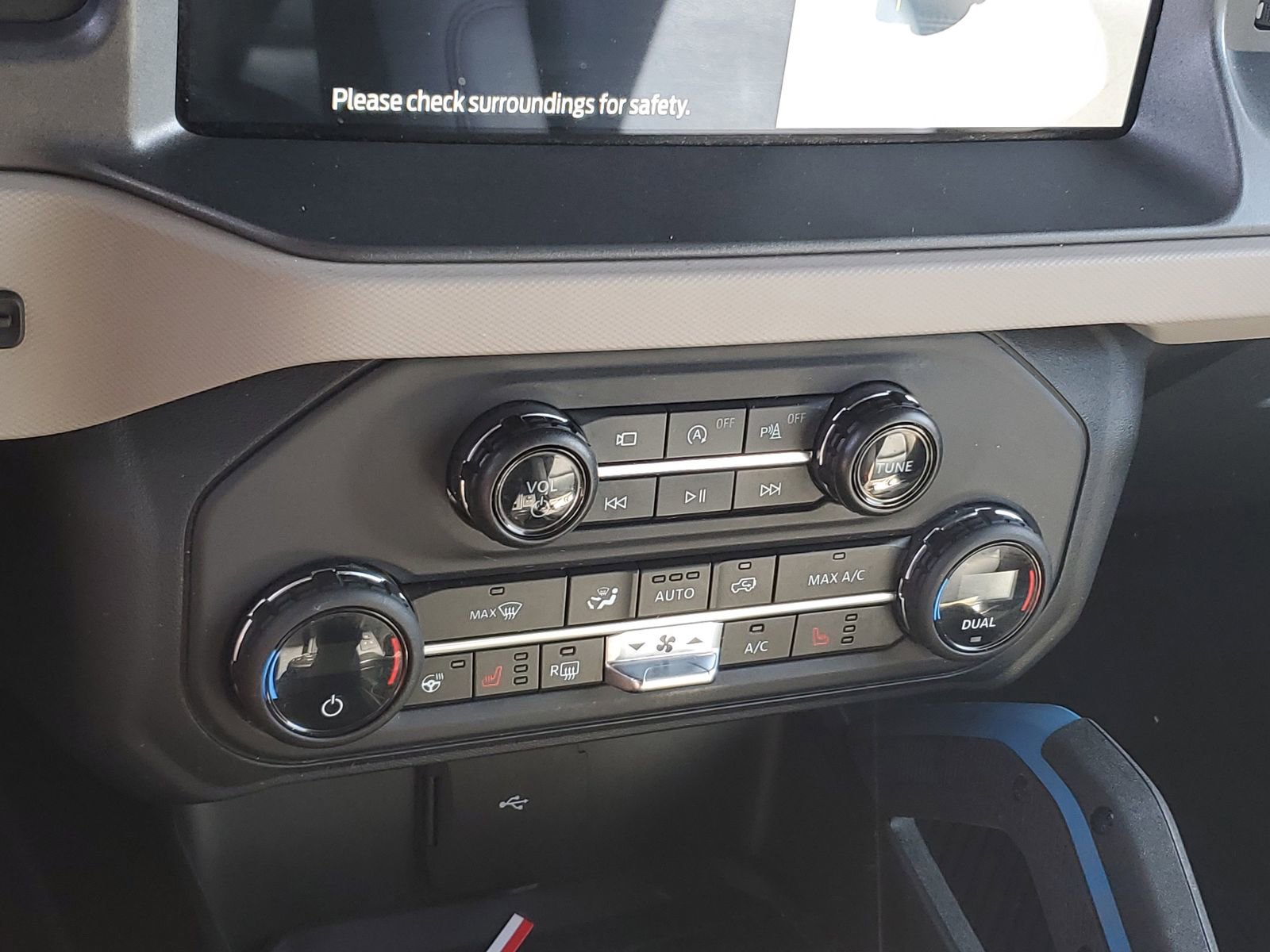 Used 2024 Ford Bronco Wildtrak AWD/4WD image 27