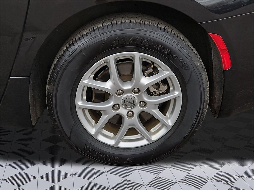 Used 2023 Chrysler Voyager LX image 29