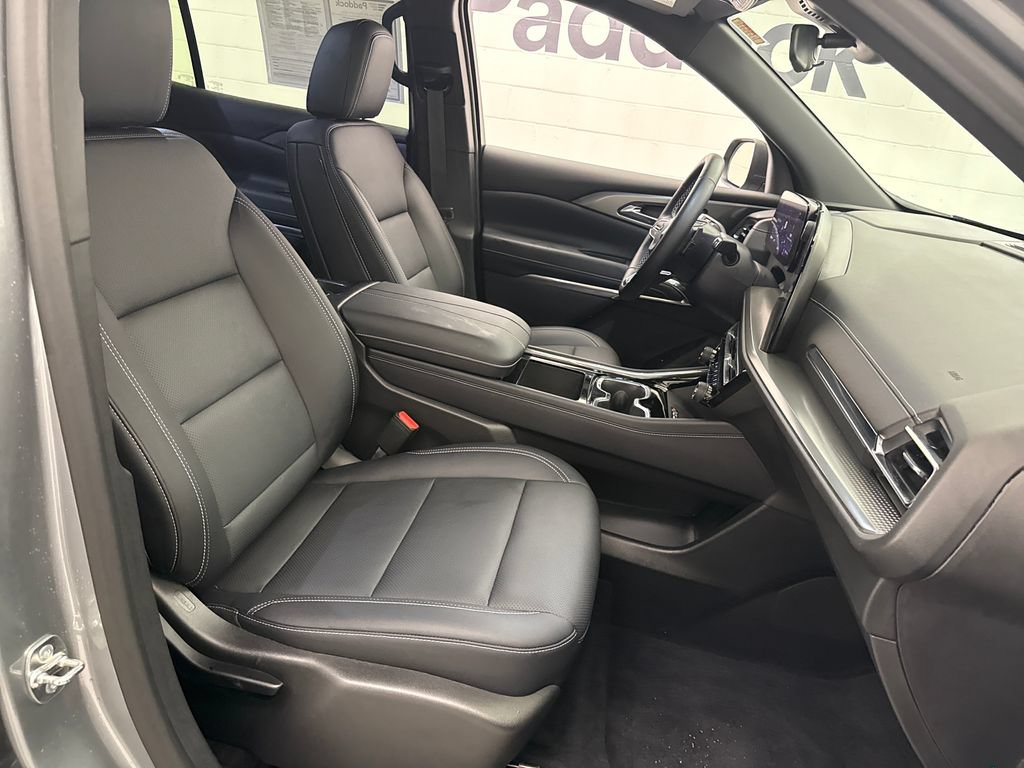 Used 2026 Chevrolet Traverse LT w/ Midnight/Sport Edition AWD/4WD image 28