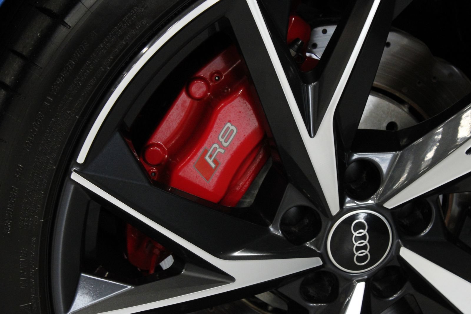 Used 2023 Audi R8 V10 performance RWD image 15