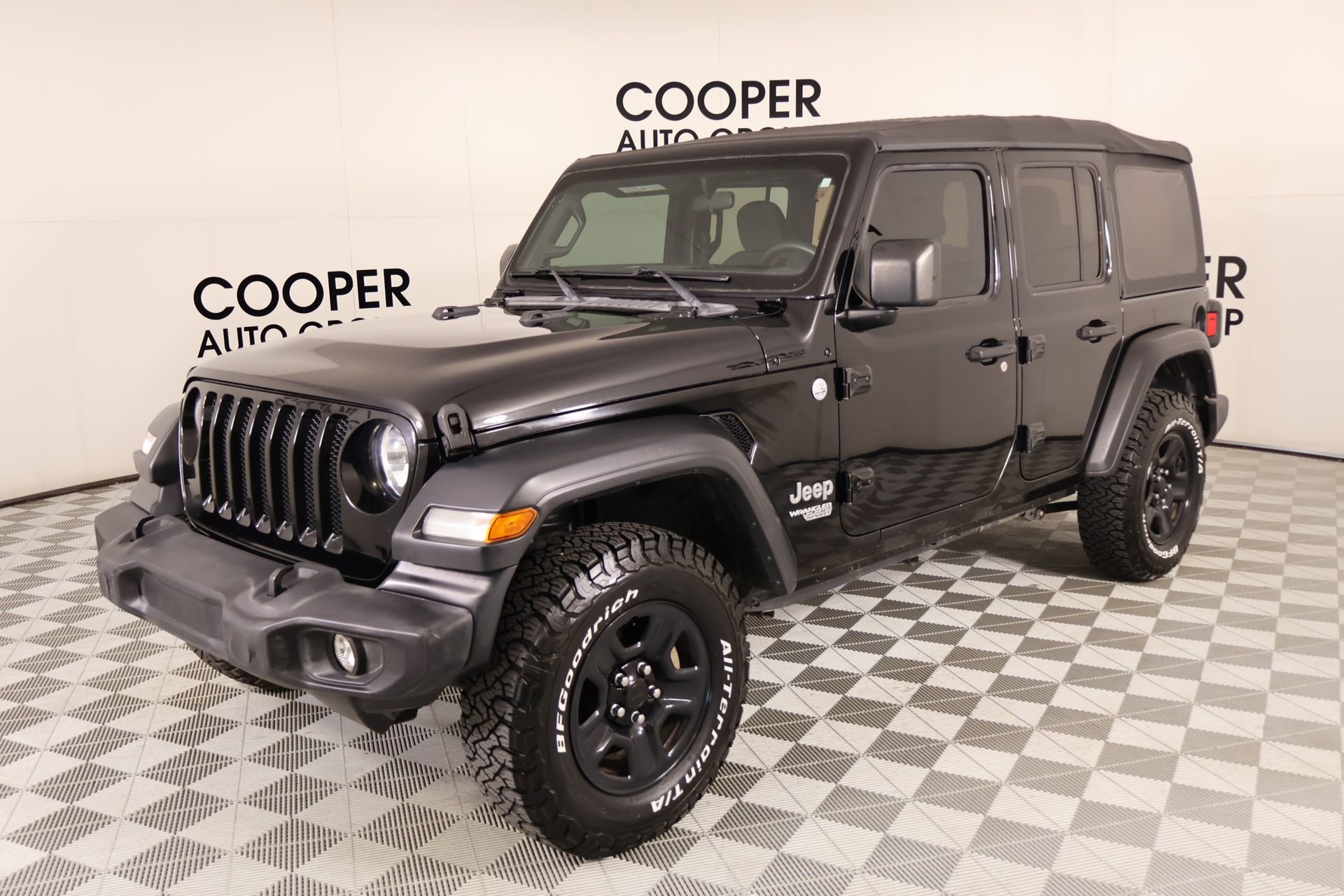 Used 2020 Jeep Wrangler Unlimited Sport image 9