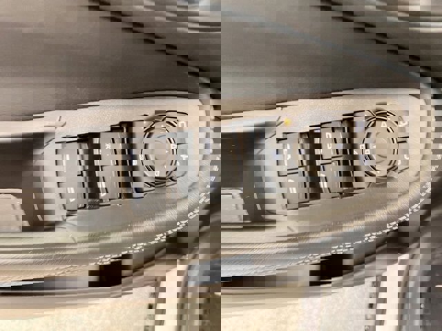 Certified 2025 Buick Encore GX Preferred image 16