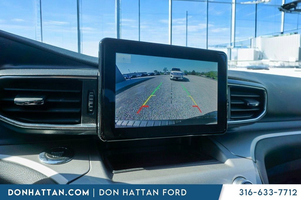 Used 2022 Ford Explorer XLT w/ Equipment Group 202A image 8