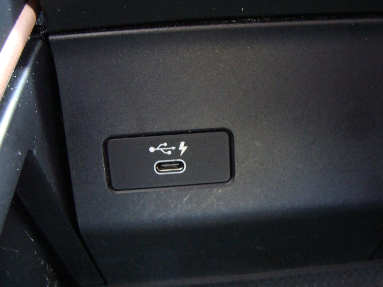 Used 2021 BMW X5 M50i w/ Executive Package image 27