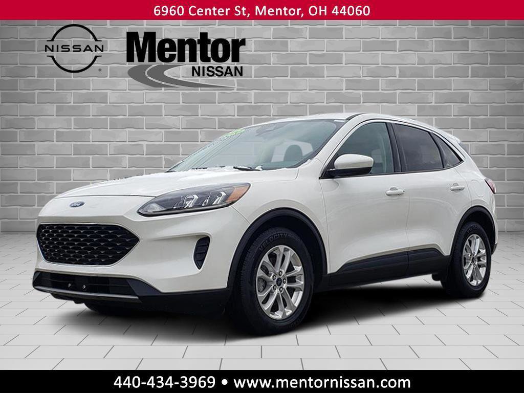 Used 2020 Ford Escape SE image 3
