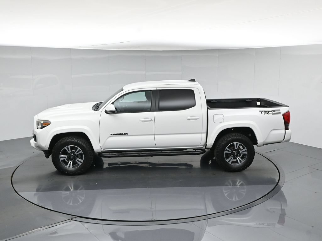 Used 2017 Toyota Tacoma TRD Sport w/ Tow Package RWD image 43