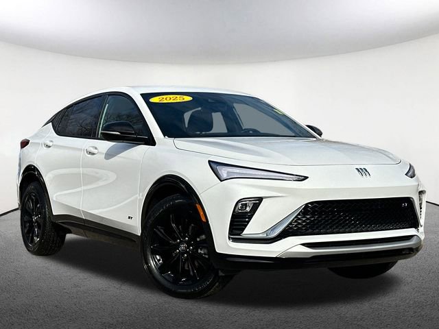 Used 2025 Buick Envista Sport Touring w/ Convenience II Package image 2