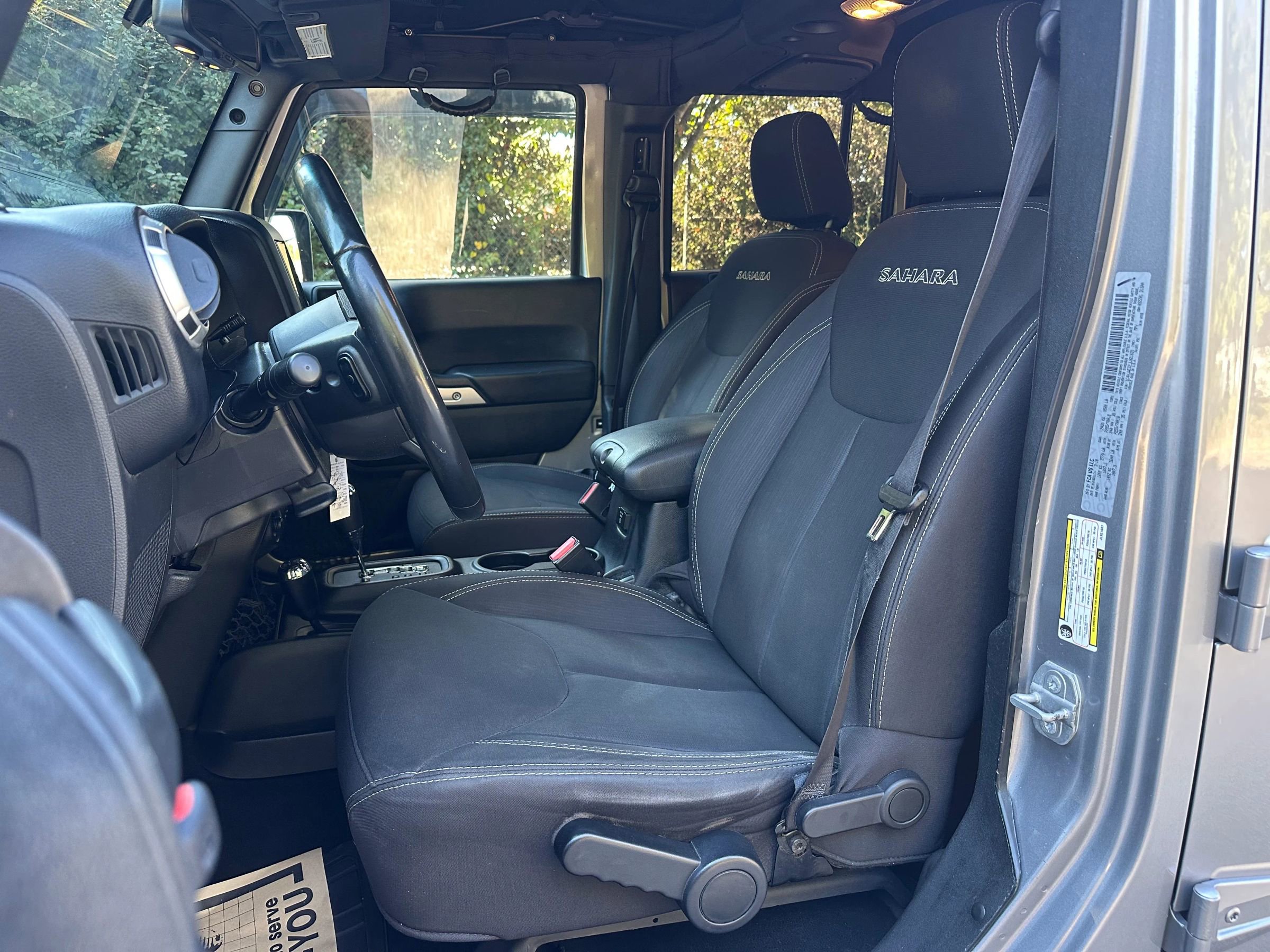 Used 2018 Jeep Wrangler Unlimited Sahara image 9